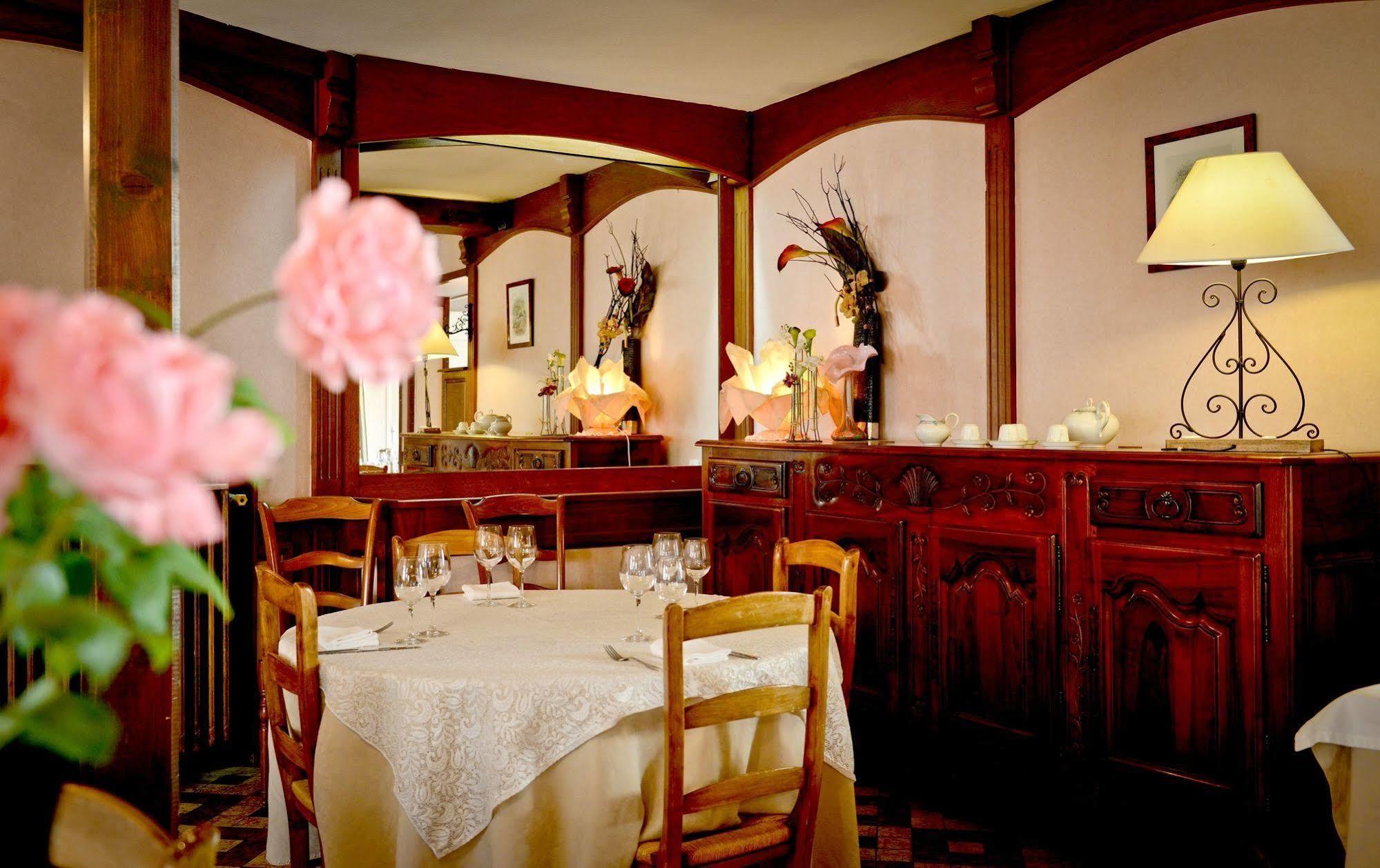 Logis Chez Germaine Hotel Geus-d'Oloron Ngoại thất bức ảnh