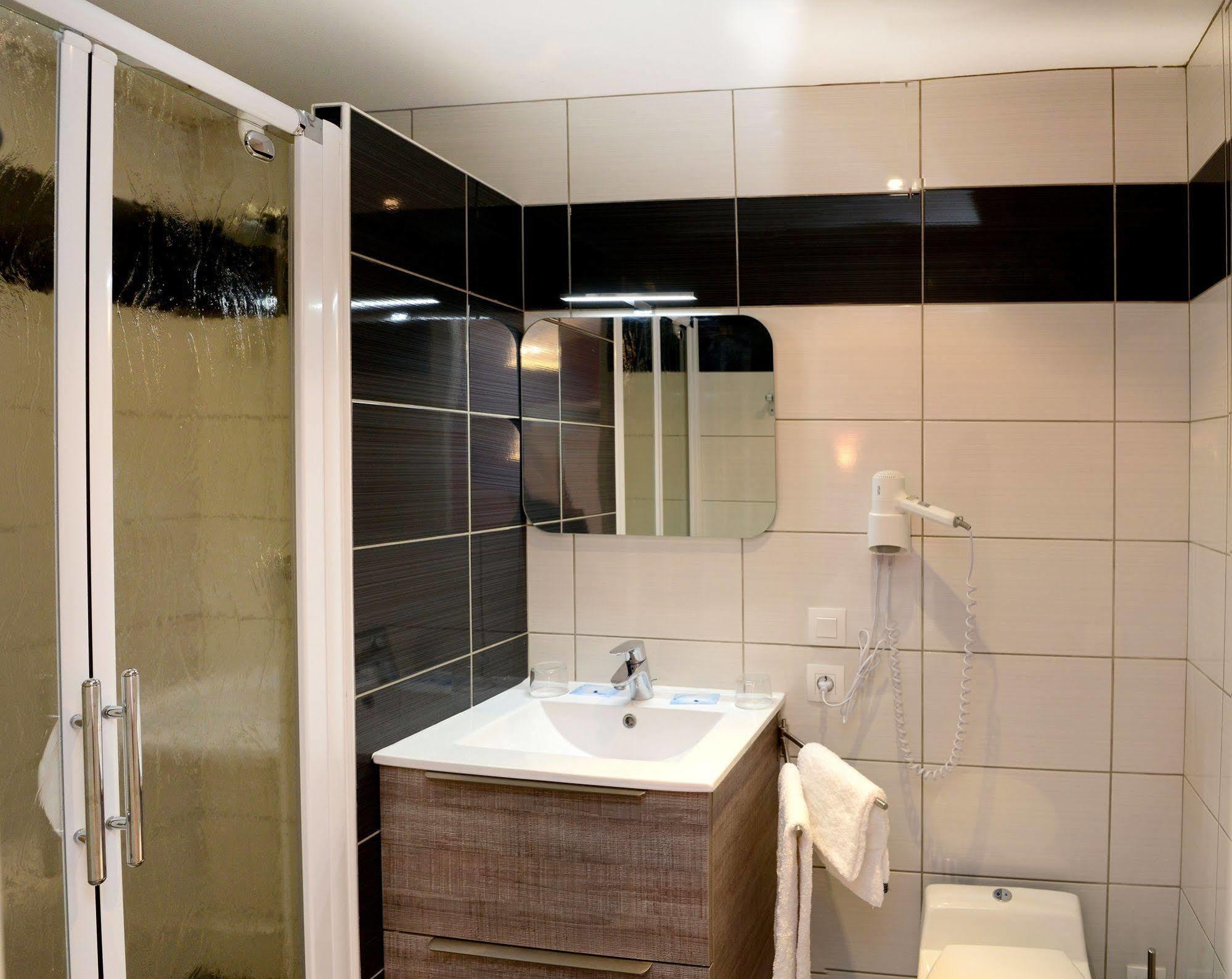 Logis Chez Germaine Hotel Geus-d'Oloron Ngoại thất bức ảnh