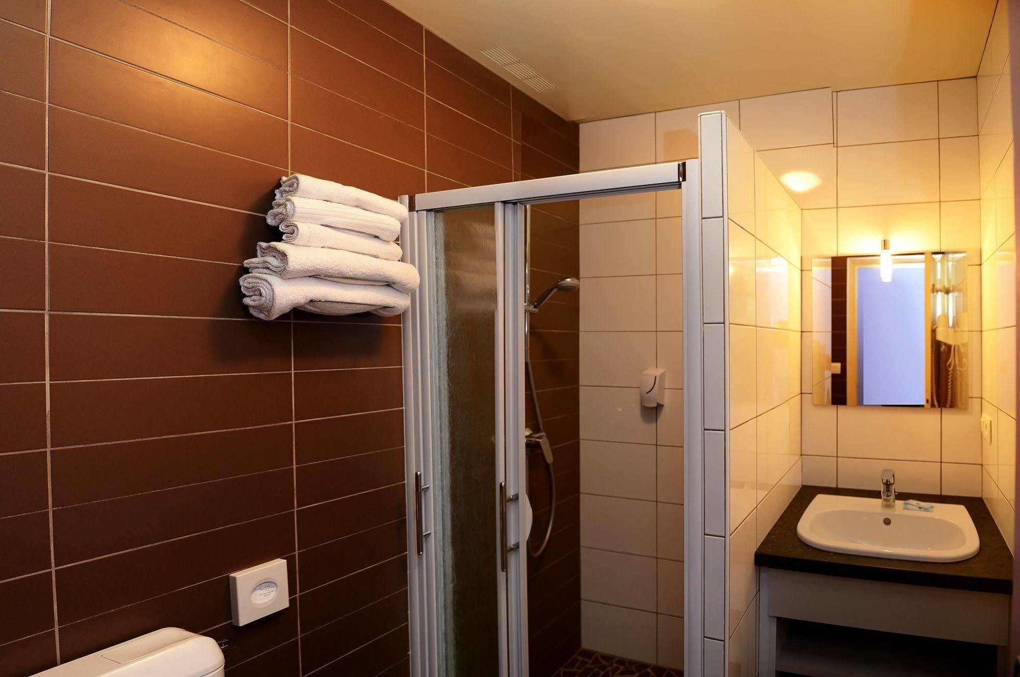 Logis Chez Germaine Hotel Geus-d'Oloron Ngoại thất bức ảnh